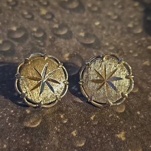 COPY - Vintage Silvertone Clip Earrings